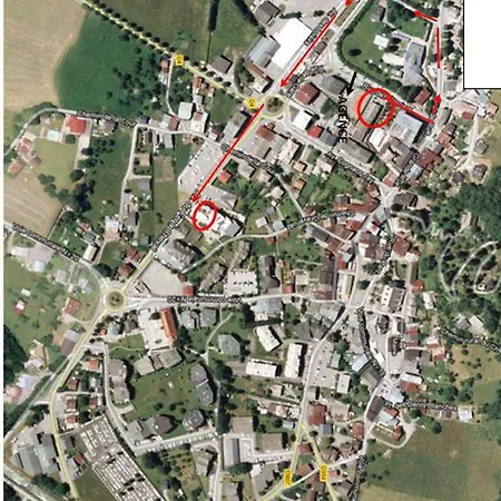 Renove Au Centre Village Avec Balcon - Fr-1-624-180